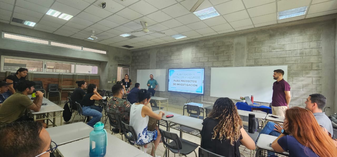 Estudiantes en aula